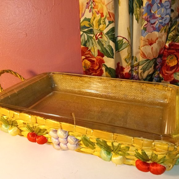 PYREX GLASS CASSEROLE DISH WITH Raffia Pyrex Carrier Serving Tray Basket - Picture 3 of 10